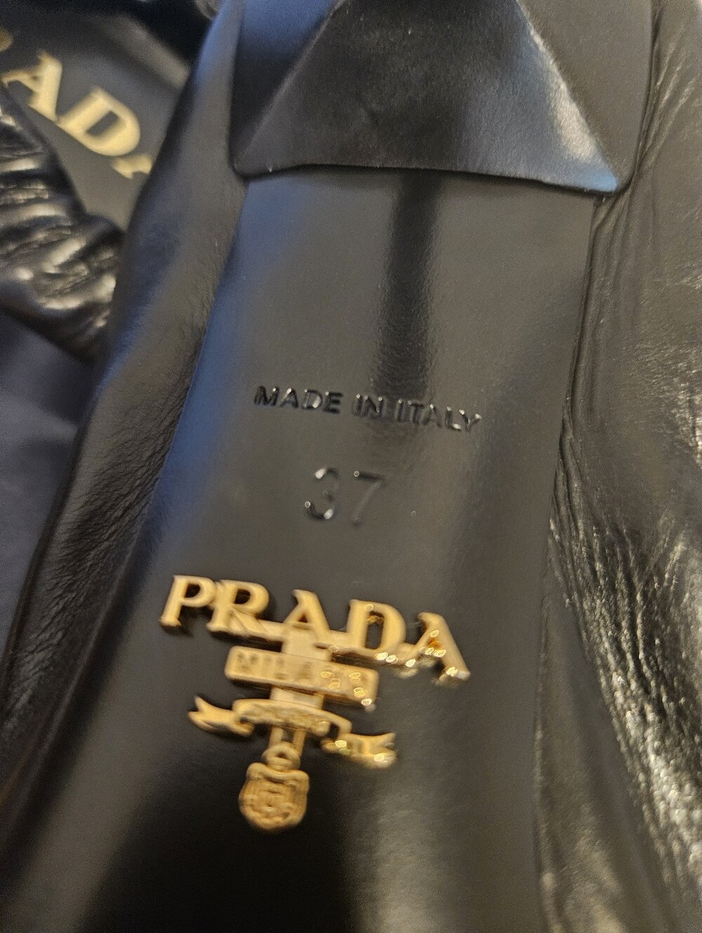 Authentic! PRADA Black Leather Triangle Logo Pointed-Toe Kitten Heel Pumps Sz 37 - Picture 8 of 9